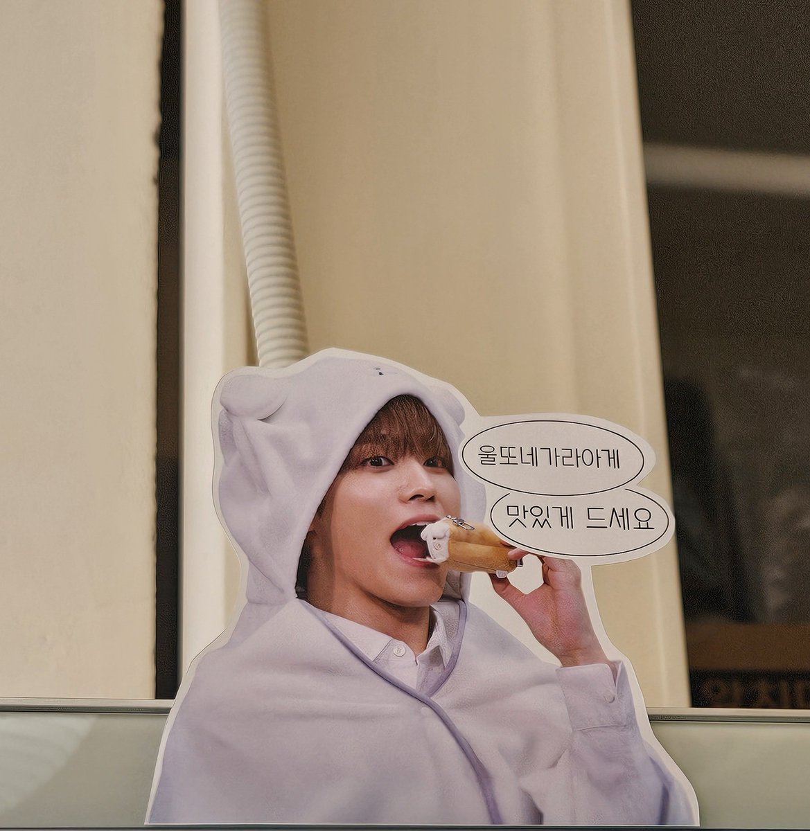 space_onf's tweet photo. 유토가 추천한 가라아게는 못 먹었지만 오래 기다린 만큼  맛있었던 쿠리 ! 내부도 정말 예쁘게 꾸며져 있었고 특히 유토의 효능 너무너무 귀여웠음...♡ 우리 모두 세계평화를 위해서 유토하자 🐿 다음에는 가라아게 먹으러 다시 올게요 𐔌՞꜆.  ̫.꜀՞𐦯
#울또네가라아게 https://t.co/D0R3xlqIRm