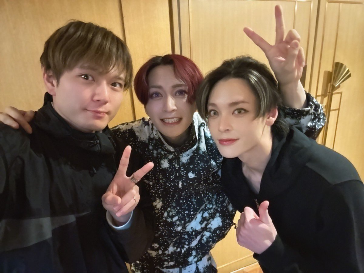 yusukeyata's tweet photo. ちなみに昼公演はだいごが観にきてくれた！！！！！！！！！！
だいちゃんありがとね！！！！！！！！ https://t.co/YL0H4RJYhb