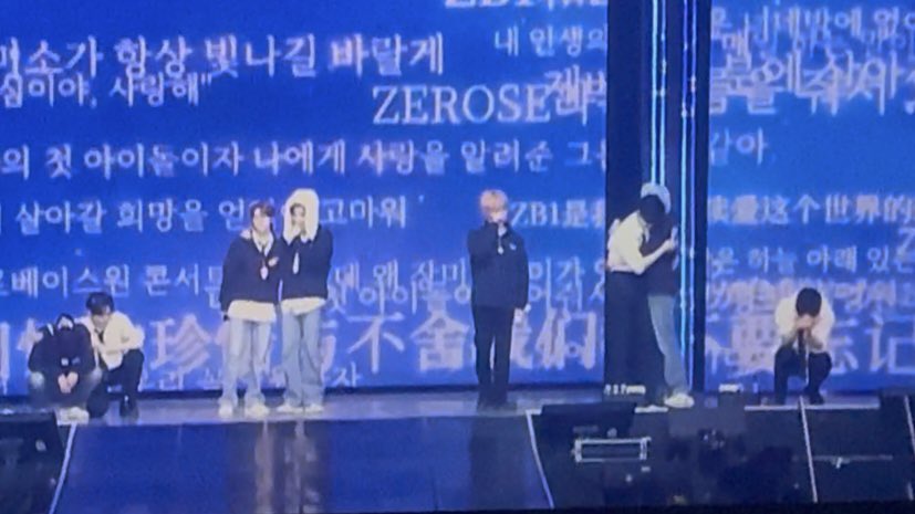 m2yours's tweet photo. 시벨 너무 성실해서 마지막까지 웃음을주는구나
태래: 노래는,제로즈들노래들어야지 https://t.co/S4FN6GUXaT