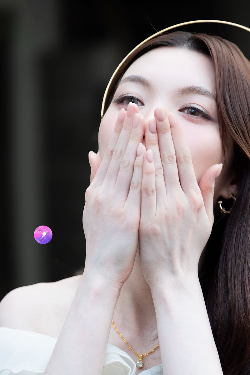 ผิวน้องออมสว่างกว่าอนาคตแอดอีกค่ะ 🥹🤏🏻

LINGORM FRIENDS OF VIVO
#LingOrmVivoV70Exhibition
#LingOrm 
#หลิงออม