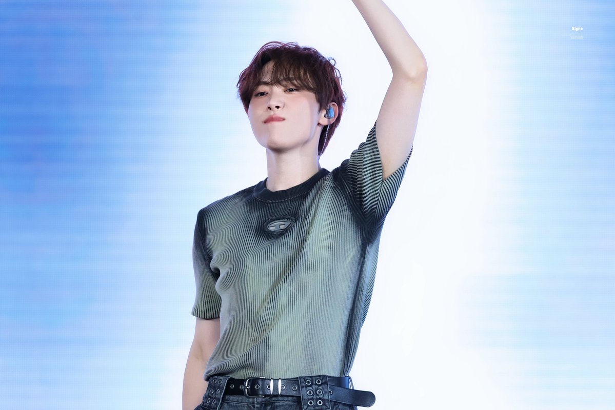 𝑠𝑖𝑔ℎ𝑡 tweet media