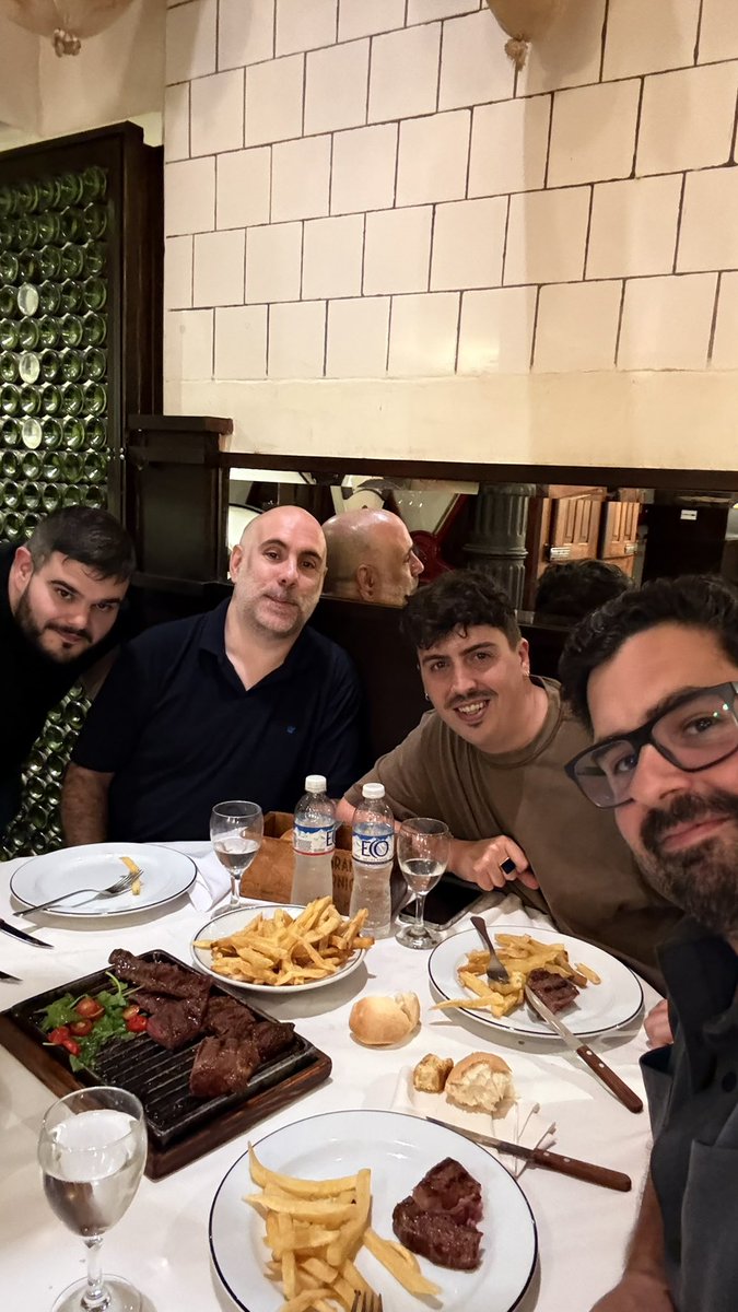 Valen 🍺 tweet media