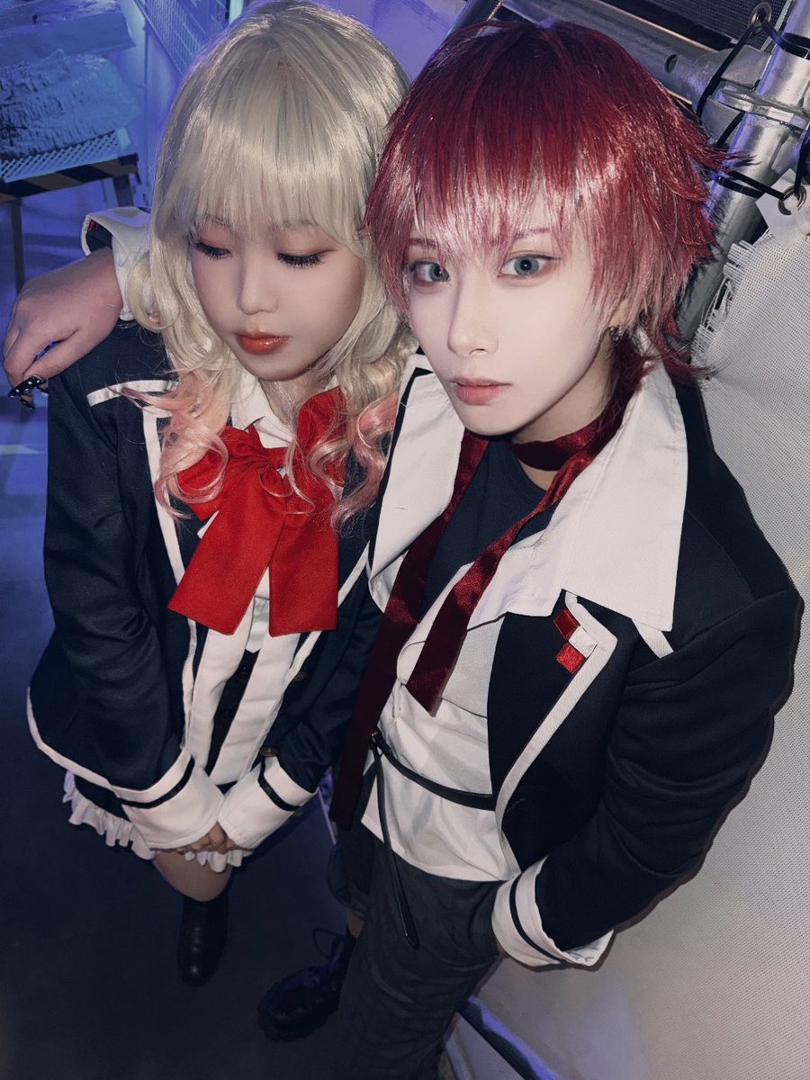 BBcos_'s tweet photo. ゆずちゃんと何年も仲良し大親友やってるのに一緒に併せやったのは昨日で２回だけなのがほんとにおもろくて🤣🤣2人ともコスプレサボりすぎなんですよねえ………(昨日はなんとDハロぶりでした) https://t.co/MHfGi70sGE