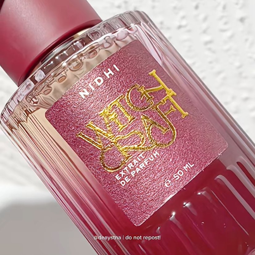 deaystna's tweet photo. Definisi parfum yang bikin orang auto nanya “eh wangi apa itu?”
Ternyata Witchcraft dari NIDHI vibesnya elegan tapi tetep soft 🙂↔️👐🏻
#nidhi #wearenidhi #witchcraft #extraitdeparfum https://t.co/nSl4COWlUu