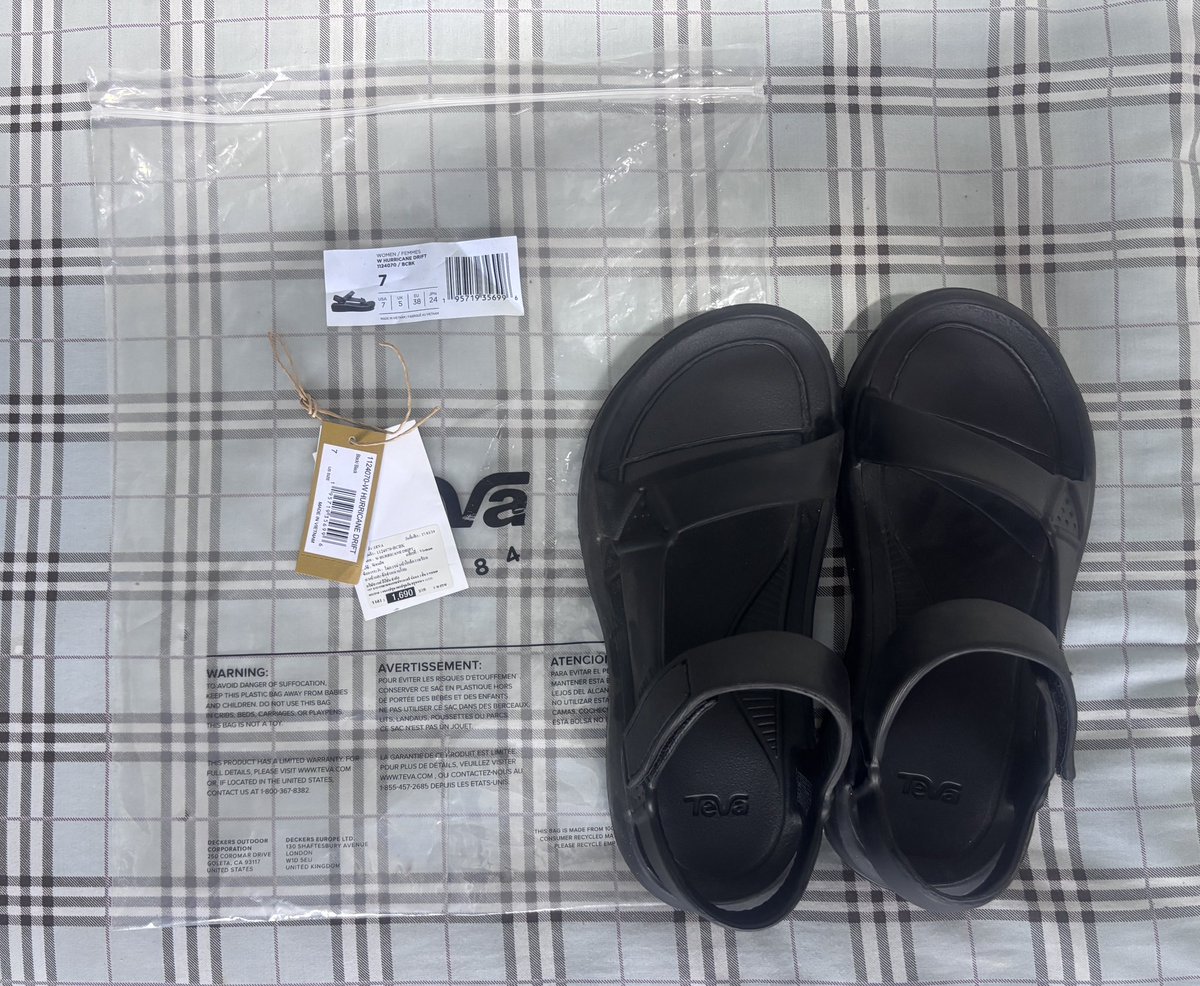 implaimaysa's tweet photo. 🫧 ส่งต่อ TEVA WOMEN - W HURRICANE DRIFT size 38 สีดำ  สภาพมือ1 
ใช้งาน2ครั้ง ถุง ป้ายครบ
price : 750฿ รวมส่ง
ขอดูเพิ่มเติม DM คับบ 💌
#ส่งต่อ #ส่งต่อรองเท้า #ส่งต่อรองเท้ามือสอง #รองเท้ามือสอง #รองเท้ามือสองของแท้ #รองเท้ามือสอง https://t.co/KbesOOPa8w