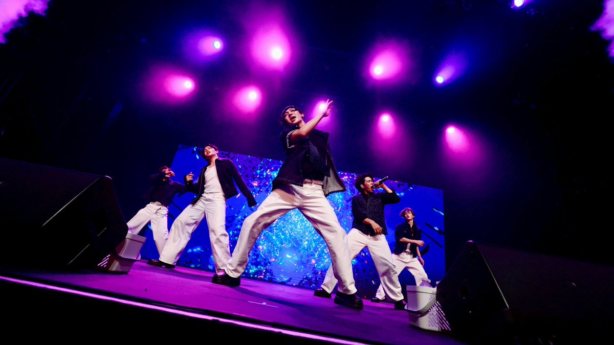 GMMTV's tweet photo. LA…show today was truly a blast! 🐺❤️

Thank you everyone for making such wonderful memories together. Seeing y’all have so much fun and joy makes us soooo happy. Hope to see y'all again real sooon!✨

#LYKNTOUR
#LYKNUNLEASHEDTOUR 
#LYKNUNLEASHEDWORLDTOUR 
#LYKNTOURxLOSANGELES
#LYKN
#RISERMUSIC
#GMMTV @LYKNofficial @Williamjkp1 @realxlg @nnutdan @hongshihoshi03 @TuiChayatorn