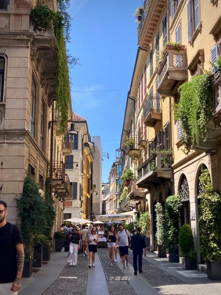 urgirlvibe_'s tweet photo. live, laugh, love italy. https://t.co/Yj2fXnigXE