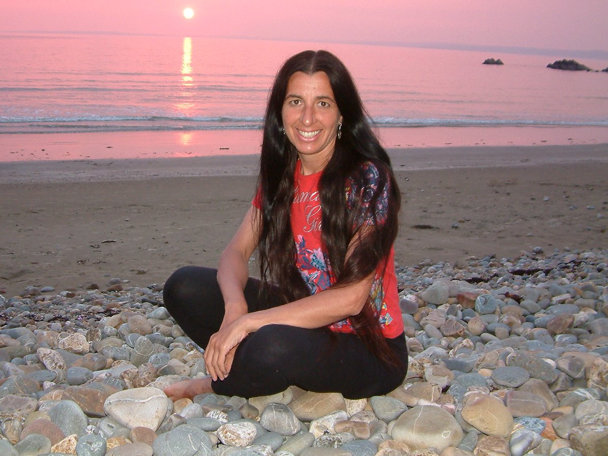 a happy couple tweet media