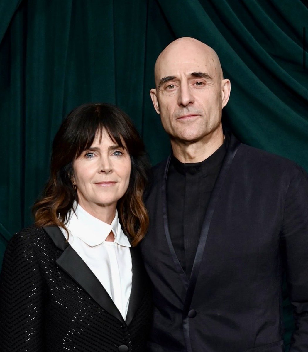 SaddlerFan's tweet image. Liza Marshall &amp;amp; Mark Strong at the pre-Oscar dinner in LA last night #LizaMarshall #MarkStrong