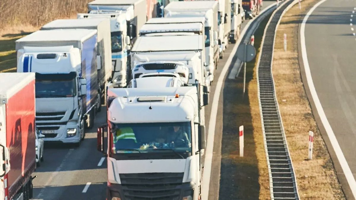 vaielettrico's tweet image. Il #ParlamentoUE allenta i vincoli sulle emissioni dei #camion fino al 2029 ➡️➡️vaielettrico.it/il-parlamento-…