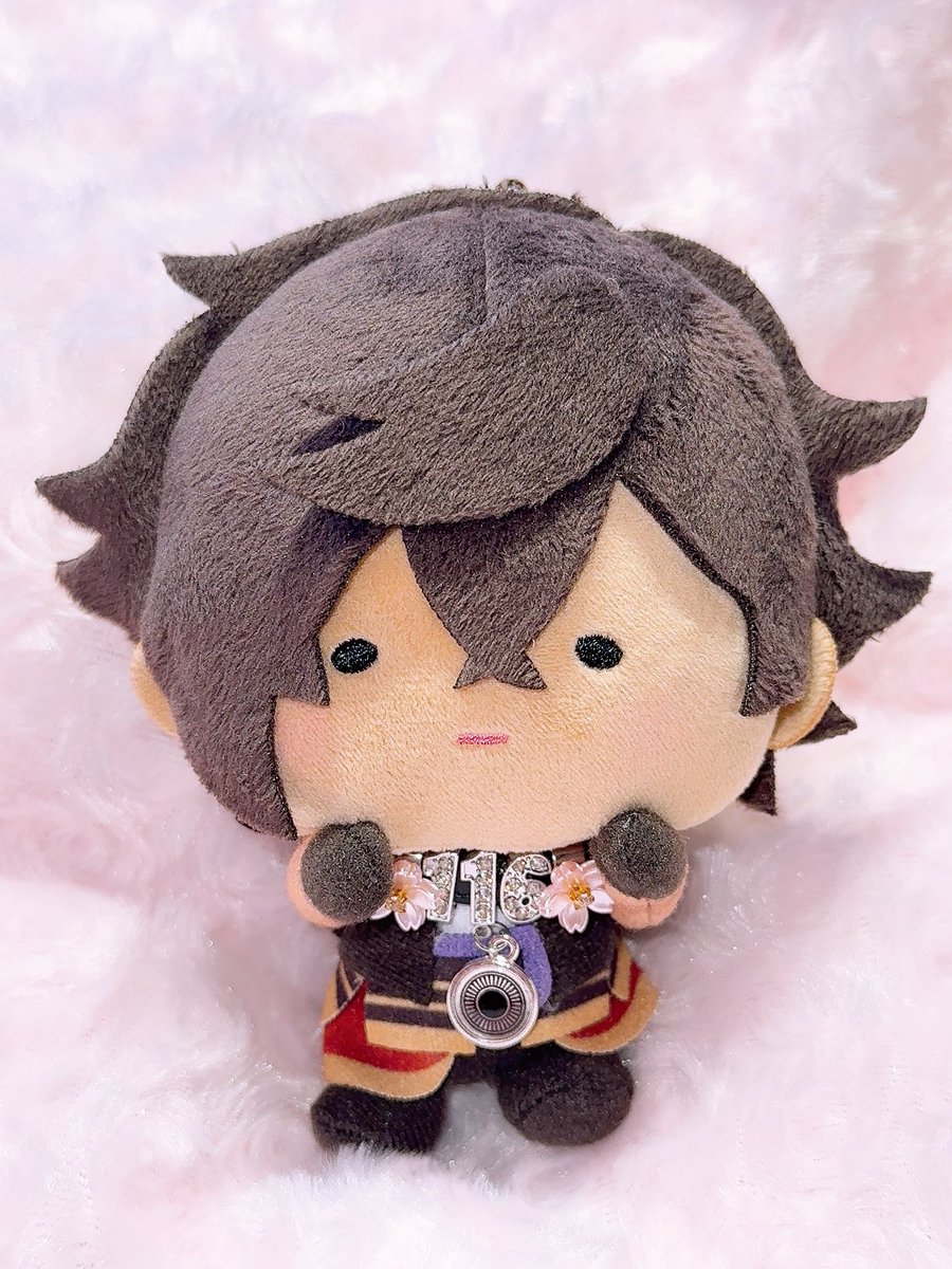 FFさんにうまほっぺにチョーカー付けられるか聞かれて付けれないって答えちゃったんだけど、見てみたら腕に隙間あってピッタリでした✨️
ただベルトが少し緩いのでご自身で穴開けて調節するか緩いままつけていただくことになりそうです。(腕に通してるので取れてしまうことはありません)