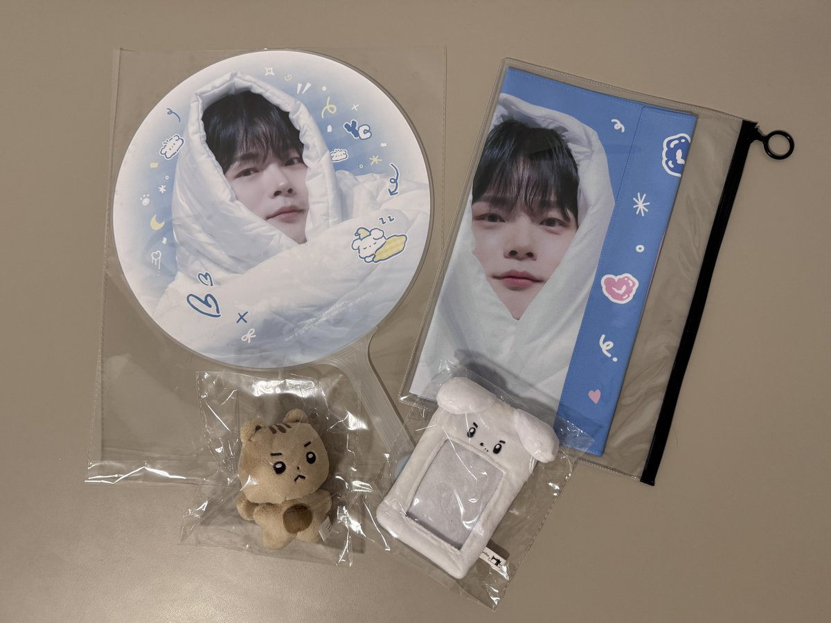 w_mlight's tweet photo. [พร้อมส่ง]

♡ สโลแกน เยชาน 450 บาท
♡ พัด เยชาน 450 บาท
♡ เฟรมการ์ด Nyemoongie 450
♡ ตุ๊กตา Yeoptolie 540

- ทุกอย่างไม่เคยแกะใช้งานค่า

📮ส่งฟรี

สนใจสอบถามเพิ่มเติม/สั่งซื้อทาง DM ได้เลยนะคะ🙆🏻‍♀️💙

#ตลาดนัดlucy https://t.co/4B4mhbiljH