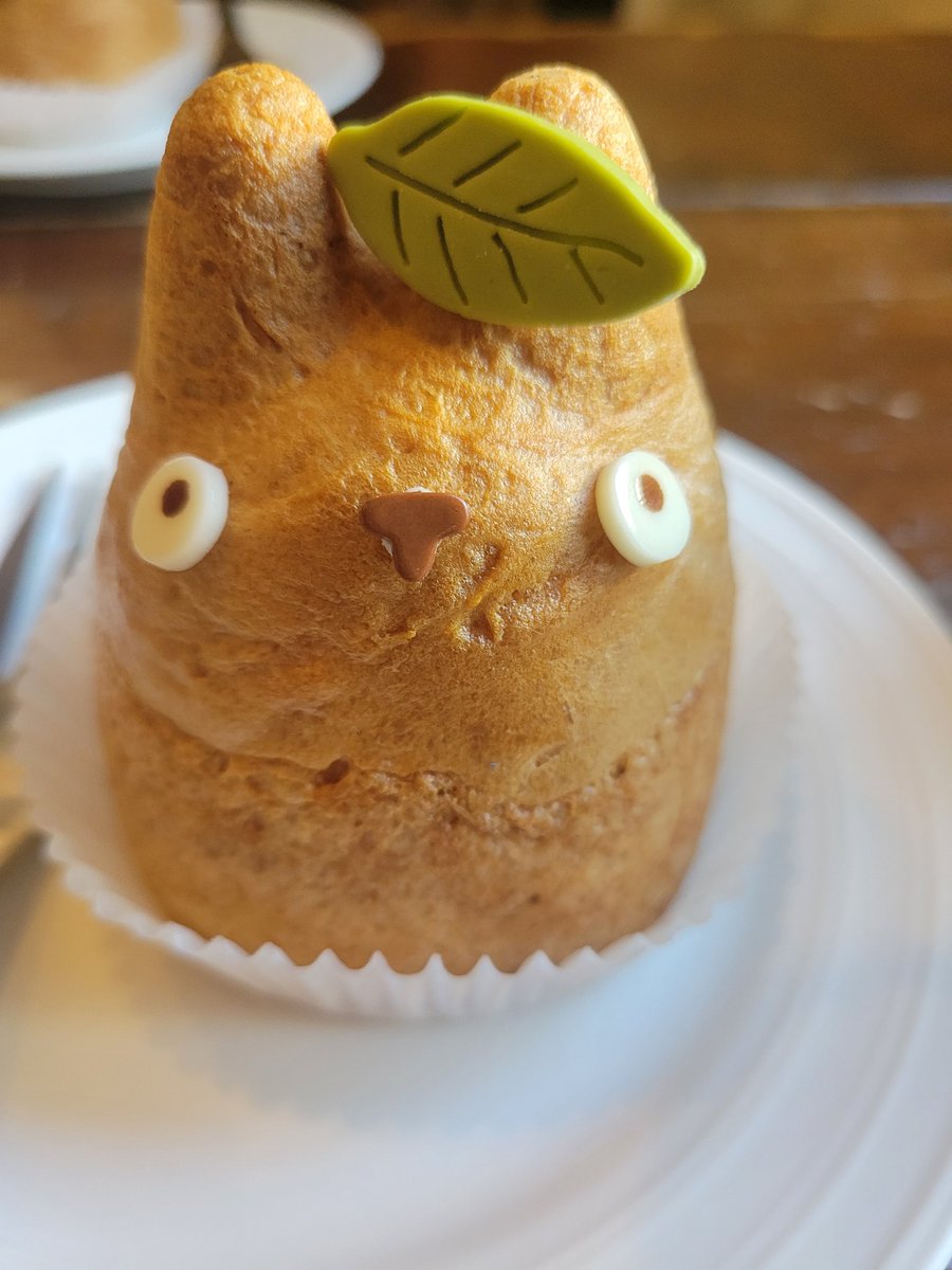 桜神宮行って復帰をお願いしてからトトロのシュークリーム😋

これから宴に向かいます🧛‍♂️🏃‍♀️💨💨