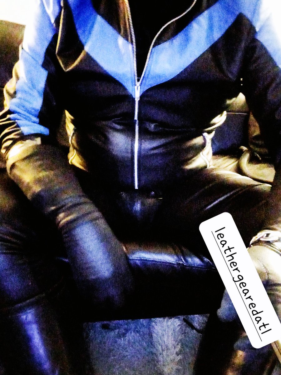 WilliamGrard's tweet photo. @leathergearedatl #leathergearedatl
#leather #fullleather #leatherbulge #leathercock #leathergrope https://t.co/Duq1TxN9H8