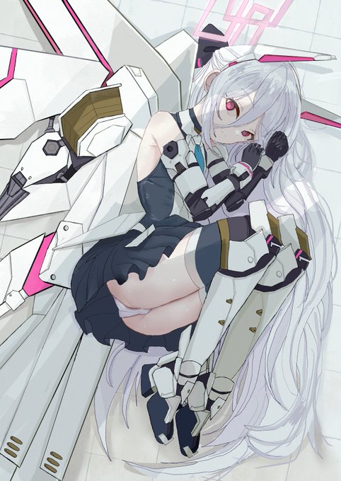 #ブルアカ #Bluearchive  ケイ(臨戦)描いた

「あなたの隣は私が翔びます、、」 