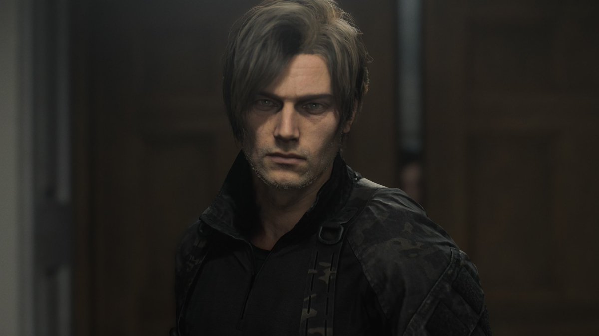 queerredfield's tweet photo. huge fan of leon’s apocalypse outfit https://t.co/lGxmdZpaP7