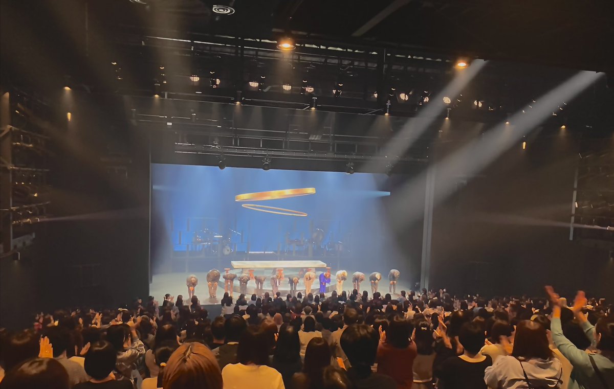 ◥◣東京公演 終幕🎉◢◤
おかげさまで、東京公演が終了しました。
たくさんのご来場、誠にありがとうございました！
独特な？挨拶へと発展した千穐楽カーテンコールも大盛り上がり👏✨
次は大阪🚄💨森ノ宮ピロティホールで、新しい花を咲かせます。
ご観劇の感想は、#悪の花