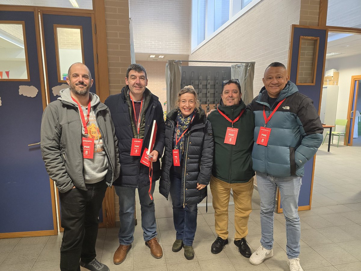 La Agrupación Socialista de Andoain ha venido a #Pancorbo para ayudar a las y los compañeros de Castilla y León en la jornada electoral del #15MCyL
Carlos Martinez representa el cambio y una apuesta progresista por un futuro con más justicia social <a href="/cmmsoria/">Carlos Martínez Mínguez / ❤️</a> 🌹
#CambiemosElFuturo