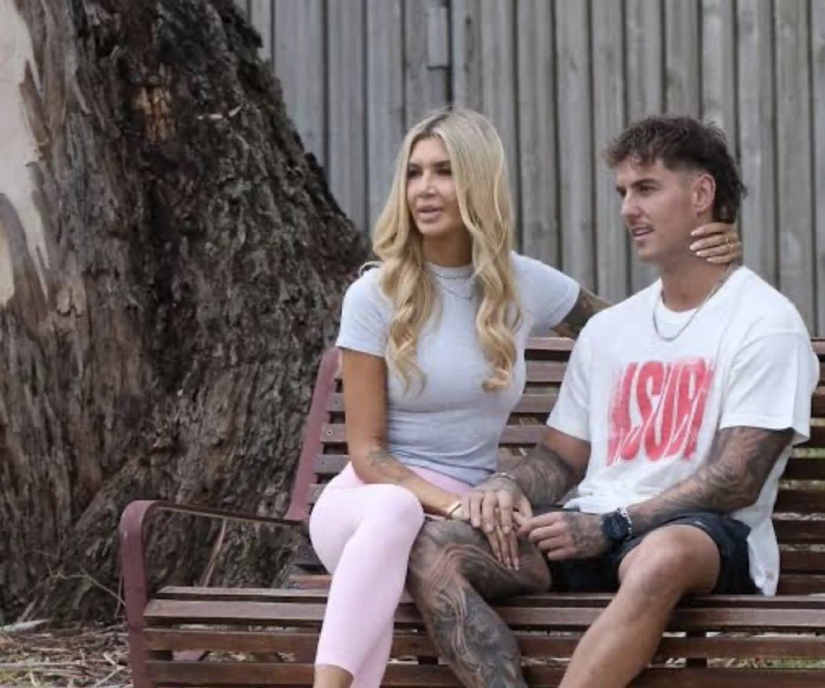 TV 🦄🍄Junkie tweet media