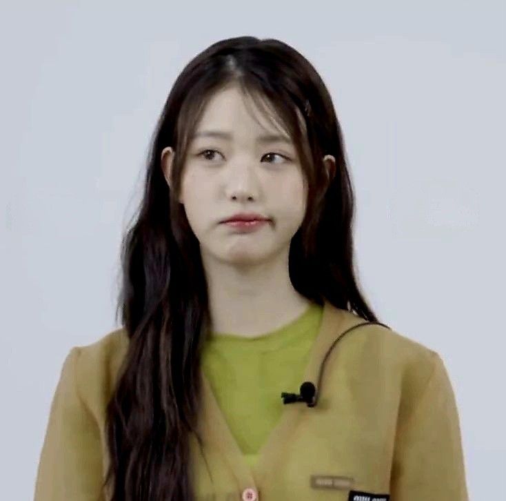 Nickelette_'s tweet photo. Her default face https://t.co/uZvw0E5kBl