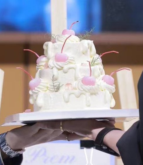 aribeariboo's tweet photo. BounPrem wears their couple ring 💍😭 

//That's so romantic 🥹🥹

28TH CHAPTER OF PREM
#FirstDateWithPrem2026
#BounPrem #prem_space #bb0un https://t.co/iO053h2eXZ