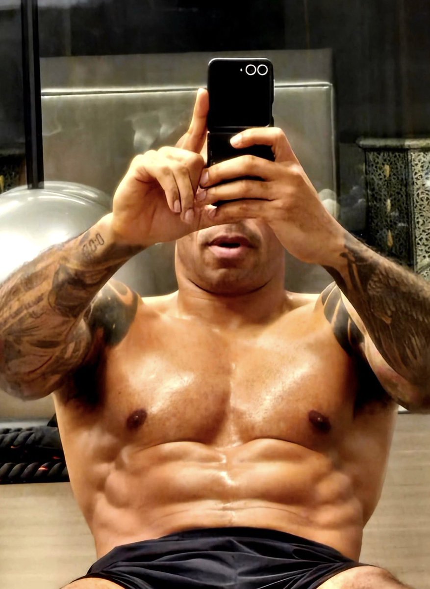 GOSSIP ROOM tweet media