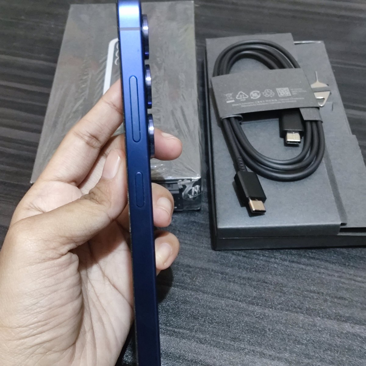 byhoonoo's tweet photo. wts

samsung s25 basic
12/256GB Navy

dom surabaya

minat kangsung dm aja https://t.co/QEJsLWjHyY