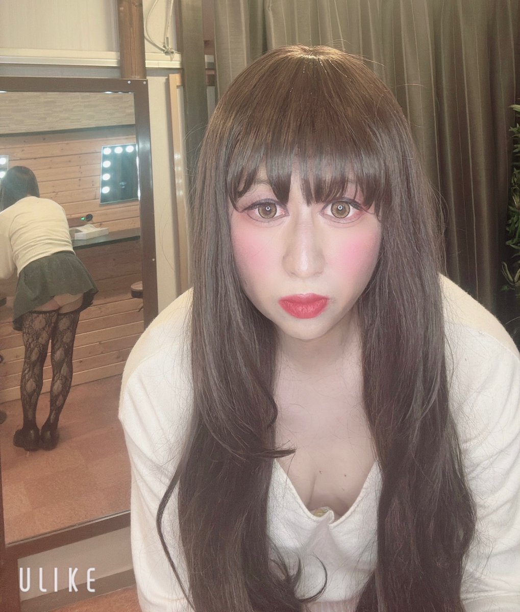 eowwwb1's tweet photo. ミニスカで小町まで来ました😊 https://t.co/RUqy7ezXlT