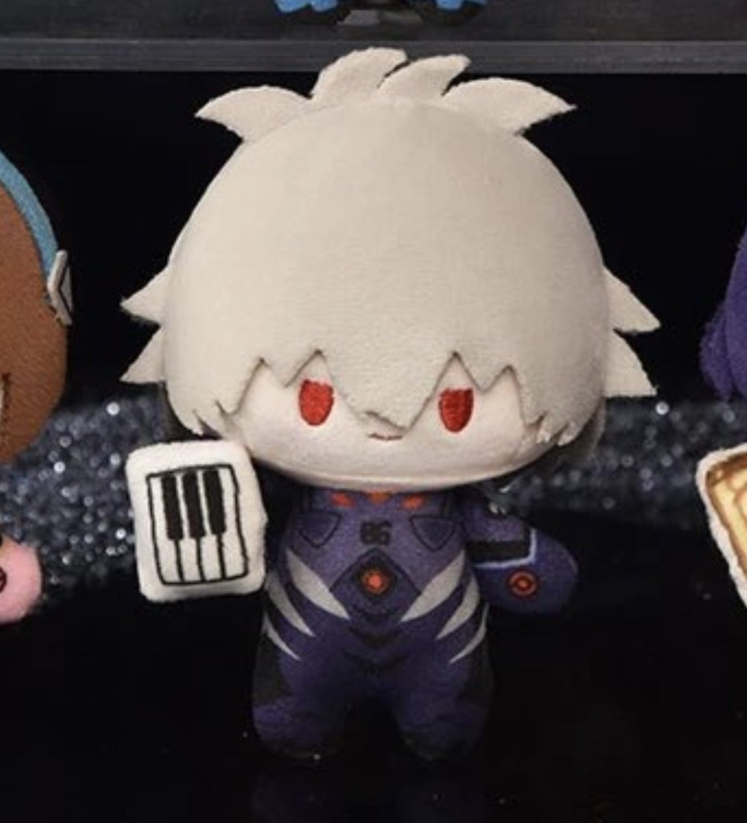 Everybody gets nice full sized trinkets oh but nah fuck this idiot in particular you get 1/10th of a piano take it or leave it or DIE