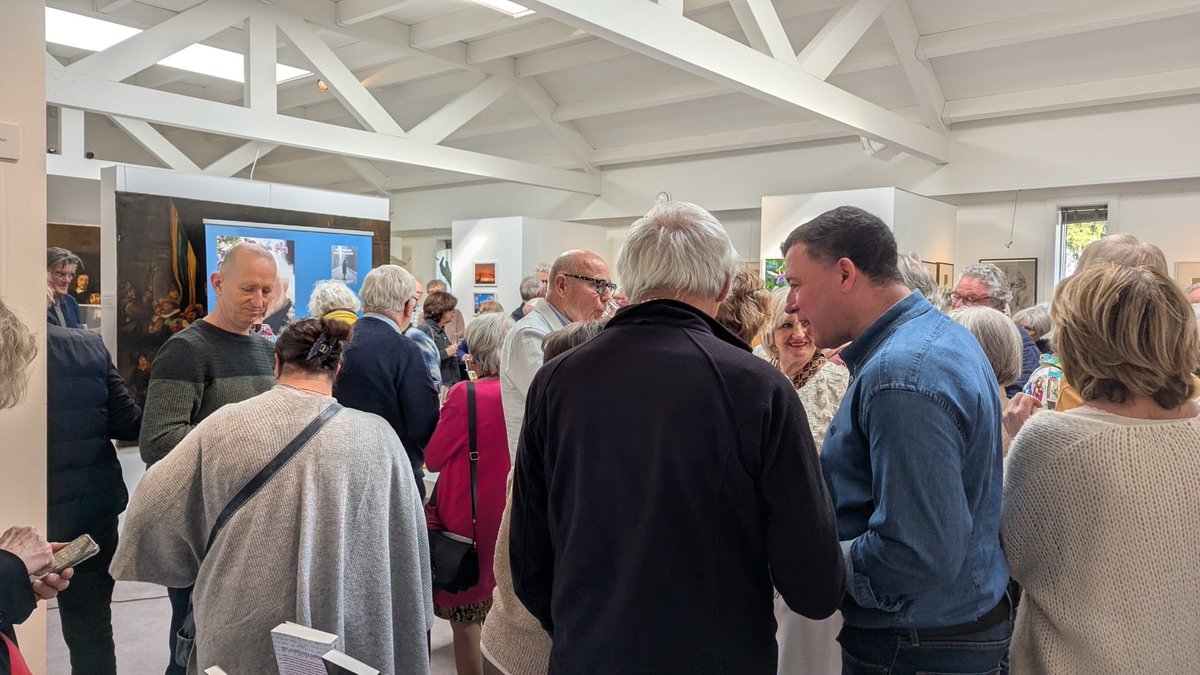 Princenhaags's tweet photo. Druk bezochte presentatie bij het boek ‘Wankele levens’ van Motell Rijnen in ons museum. Daar was tevens de opening van de expositie Rijnen in de kunst. https://t.co/e3NRGLmgeM