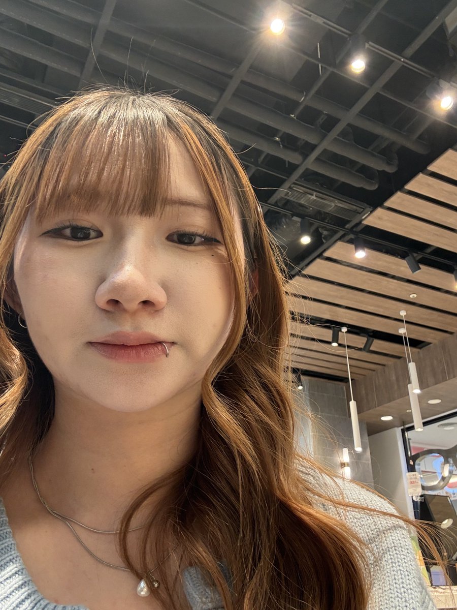 小跑出來了 tweet media