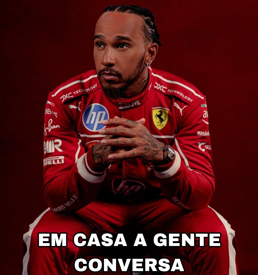 F1das_frase's tweet photo. a pica do hamilton que naturalmente ja é quilometrica deve ta extra quilometrica depois dessa disputa pqp

o homem tava todo desiludido com 2025 e hoje na segunda corrida da temporada mijou no russell e leclerc diversas vezes 

ELE VAI DESCABAÇAR https://t.co/4SQK8Oe1JG