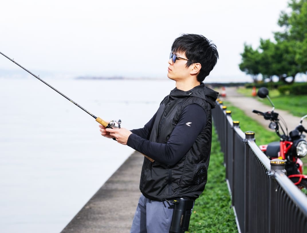 responsejp's tweet image. 気化冷却で体温を効率的に低下、TAICHIの新型冷却ベスト「リキッドウインド ブースター ライトベスト」発売
response.jp/article/2026/0…

#バイク #新型車 #TAICHI #ライディングウェア