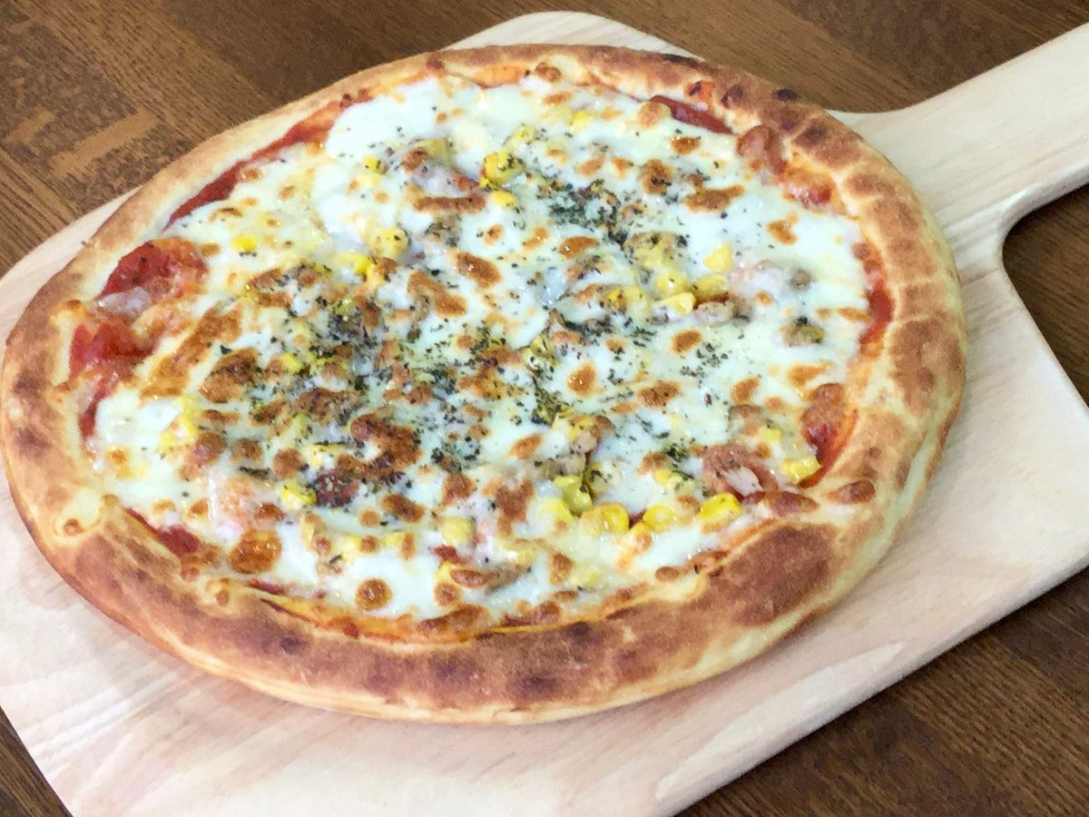 parrot_freak's tweet photo. 今日の☕️オウムカフェ
触れ合いは🕊️オオバタン、 🍕炭火焼きピザが人気。
店内には
🎵Bud Shankの🎷サックス。 穏やかな午後でした。

#オオバタン #birdcafe #moluccancockatoo #バドシャンク https://t.co/tPymK0wk3J