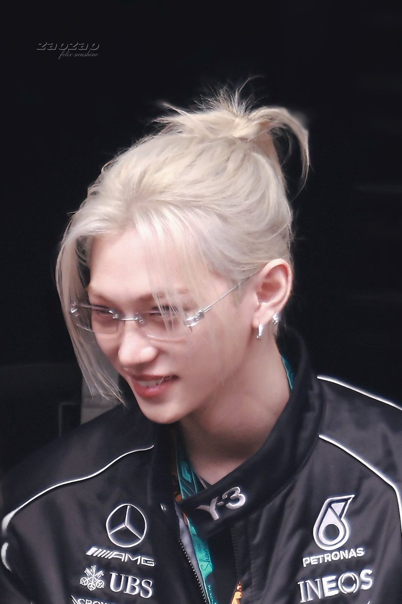 zaozaoa_'s tweet photo. 20260315 ｜F1 ChineseGP 🏎️

🏅🐥🖤

#straykids 
#스트레이키즈 
#필릭스  
#FELIX 
#용복     
#フィリックス
#F1 #ChineseGP https://t.co/lebCjM8mah