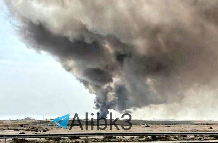 headlinehub7's tweet photo. 🇮🇷🚀💥🇧🇭🇺🇸🛬The Sheikh Isa Air Base in Bahrain was targeted, and plumes of smoke rose.
#Irán #IranWar‌ #Israël #bahraintesting #Dubai #UAE #Qatar #Sauditão #١٤_اذار #ilberortaylı #Başakşehir #UCatólica https://t.co/CZNdaGZYb1