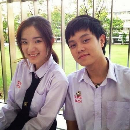 thisisrealjiayi's tweet photo. มองกันให้ดีเธอก็คงรู้
ในความห่วงใยฉันมีอะไรซ่อนอยู่
ที่ยังไม่รู้คือเธอนั่นคิดอย่างไร https://t.co/LM9IEevL6v