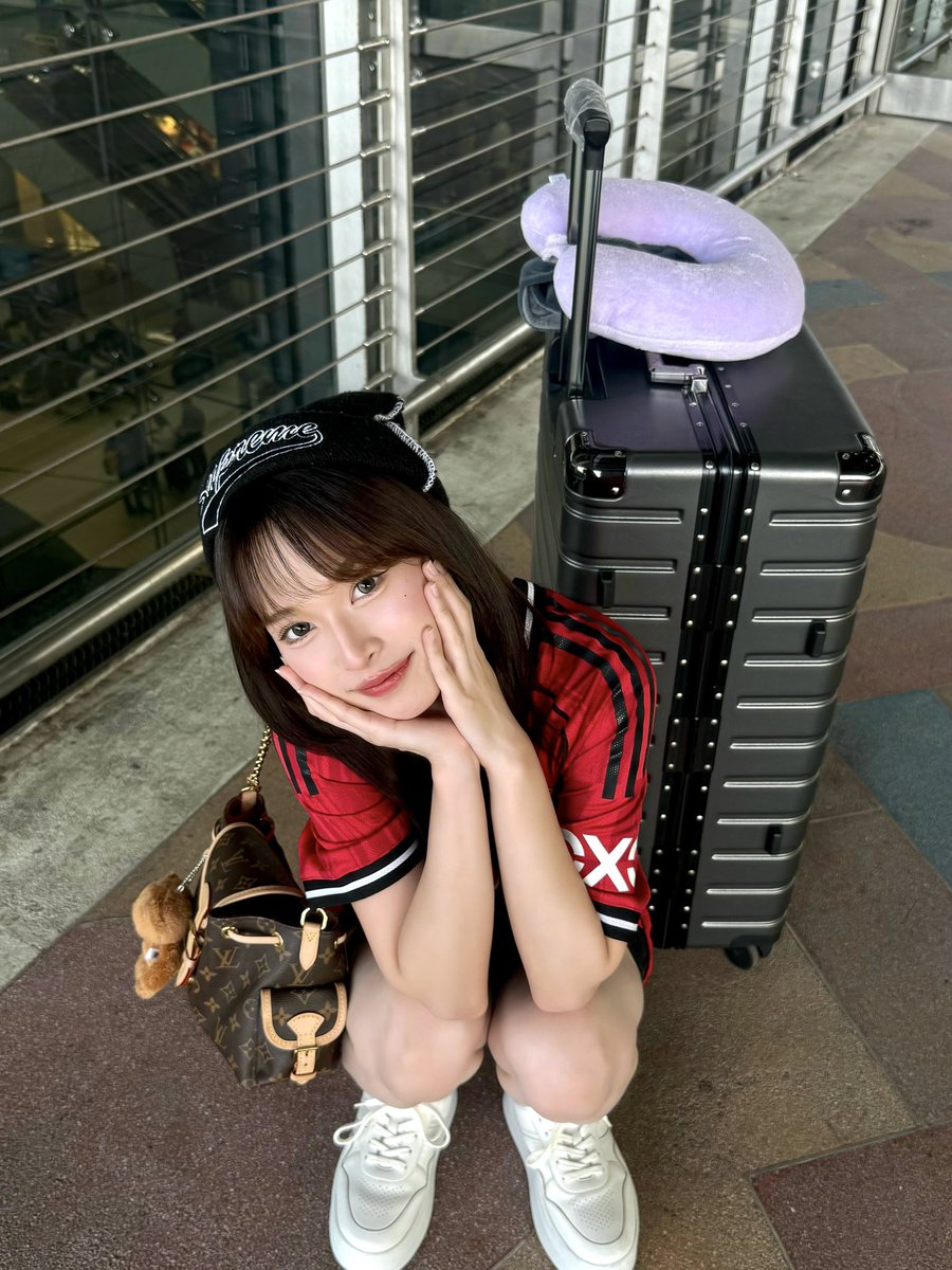chanya_cyp's tweet photo. เป็นเด็กพี่ เอ้ยย เด็กผี งับบ 🤧 👻✈️

#NewChanyapuk https://t.co/Db9AYAKFNA