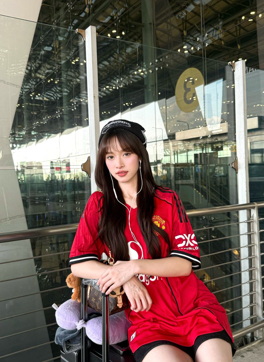 chanya_cyp's tweet photo. เป็นเด็กพี่ เอ้ยย เด็กผี งับบ 🤧 👻✈️

#NewChanyapuk https://t.co/Db9AYAKFNA