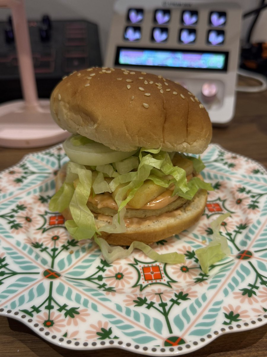 Neon 🐰⚡️ tweet media