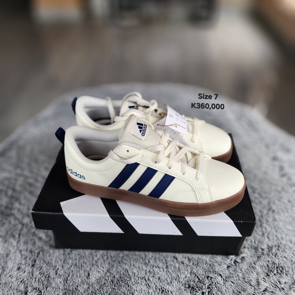 SimplyUK2's tweet photo. More original and authentic kicks from Simply UK🔥

You deserve nice things 😉 Get yours today! Whatsapp 0996594979

We send nationwide. Layby is accepted.

📍Haji Latif Pavilion (shop 25), opposite Pep, along Haile Selassie road, Blantyre CBD. https://t.co/LQa75heYYH