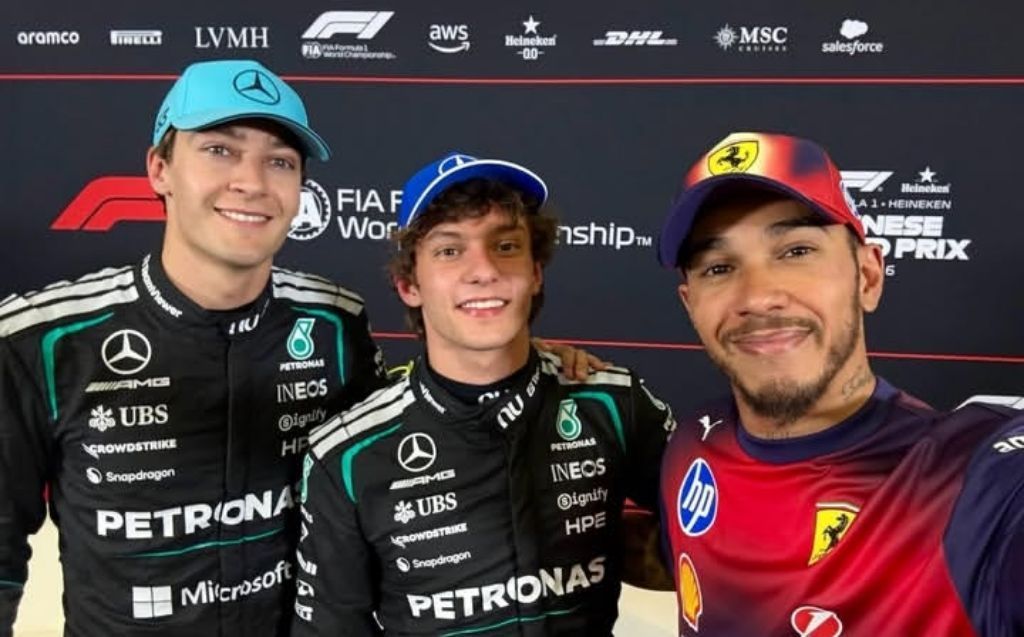 0101010110110 tweet media