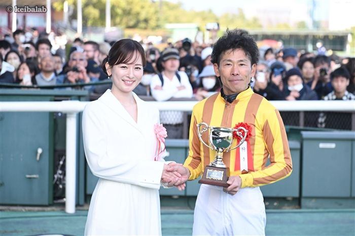 競馬ラボ tweet media