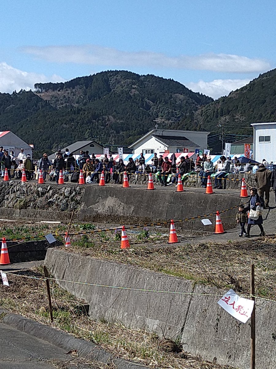 pintyan11's tweet photo. ＃世界遺産
＃富士山
＃静岡県
＃富士宮市
＃富士錦酒造蔵開き
お疲れ様です。今日富士錦酒造の蔵開きのイベントにピエロのピンちゃんを呼んでいただきありがとうございました。スタッフの皆さんにも優しくしてもらいました。子供はバルーンを見ると目が…でした。 https://t.co/11cDKlJAAb