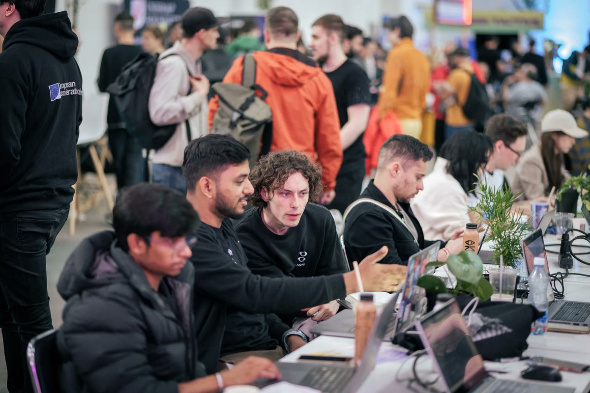 ETHPrague tweet media