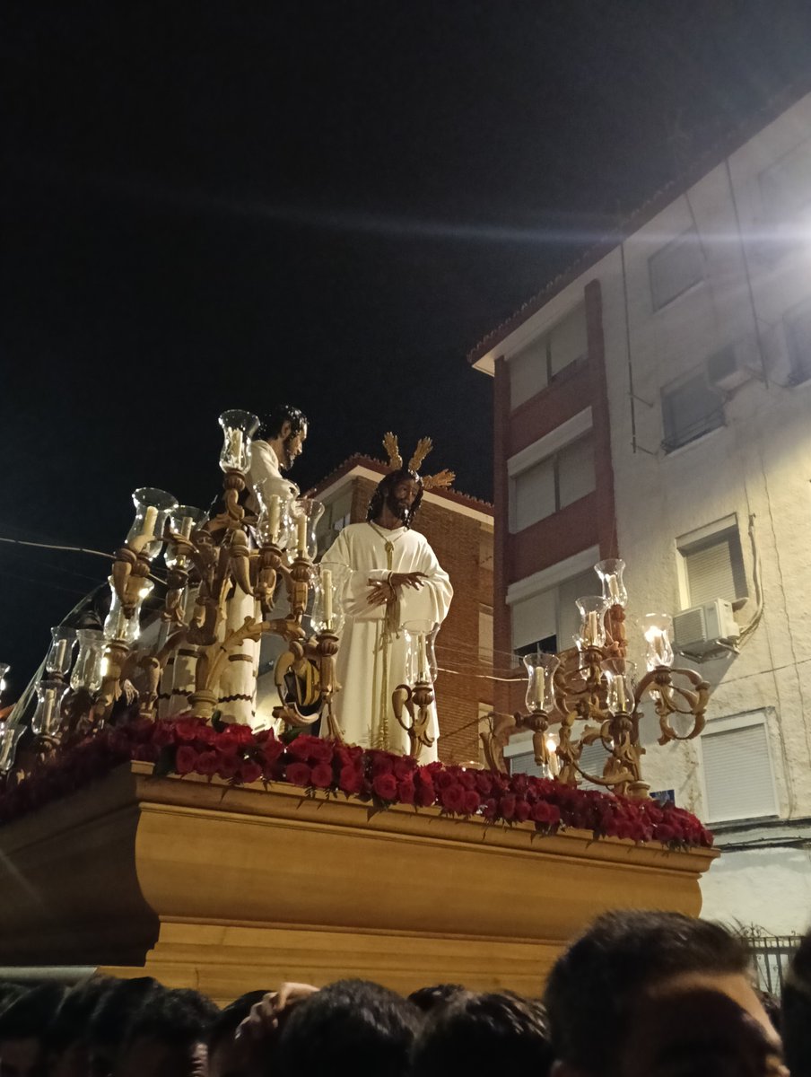 jmvellibre's tweet photo. Desde @Gentedepaz os dejamos el enlace para que disfrutéis de todas las marchas y videos que subimos ayer de la procesión de Jesús ante Anás @jesusanteanas ; donde la Agrupación musical de Nuestro Padre Jesús de la Salud @LosGitanosSM nos deleitó con un plantel de marchas de una calidad magistral; así como una demostración del resultado que surge cuando se combinan la gestión de @Mellicajalg , el día a día de @oscarjavierruiz y el remate de @PMPachecoMusica.

Enhorabuena por el trabajo que hacéis y por vuestra manera de sentir la música.

Podéis escuchar y descargar los audios, fotos y videos de la procesión entera aquí 
https://t.co/lxkKdeOrxO