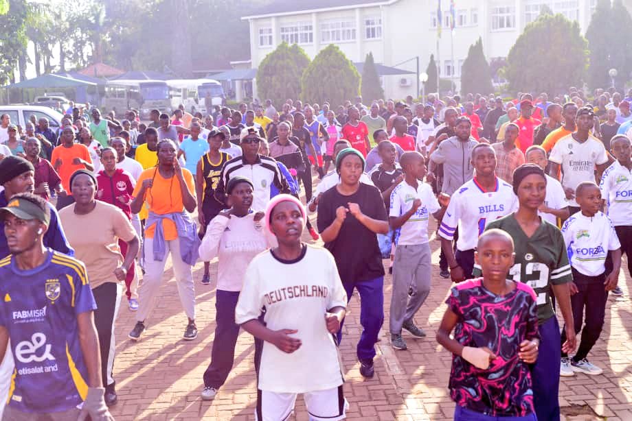 <a href="/RwandaGender/">Ministry of Gender & Family Promotion | Rwanda</a> Mu Karere, siporo rusange,  imenyerewe nka #CarFreeDay, ikorwa buri ku Cyumweru cya mbere n'icya gatatu cya buri kwezi ,ikunganirwa na siporo abantu bakora ku giti cyabo cyangwa ikorwa n'amatsinda y'abakora siporo.