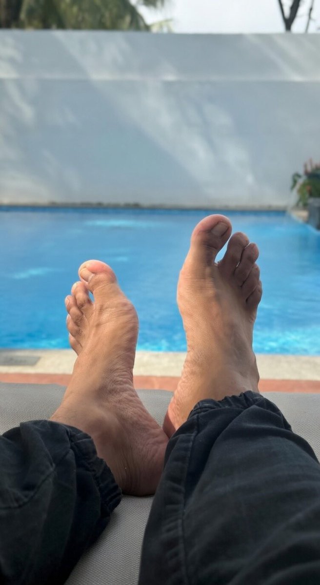 La oficina de hoy. 
Ya me están dando ganas de vender contenido de patas.