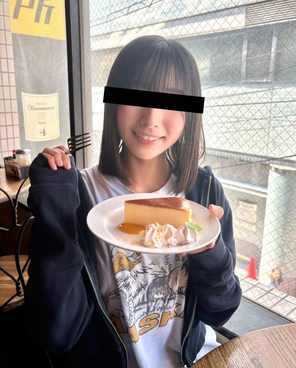pake_syokunin's tweet photo. 【オーダー募集】昨日、ツイートしたこの18歳アイドルの肉便器風俗堕ちのAVが好評すぎてワロタwww💕あなたの推しでも股間が爆発するエグい肉便器▲▼作りますよ🍌🔥DMにてオーダーお待ちしております📩  #パケコラ #今なら直ぐに作れるよ https://t.co/ozEfKdRExB