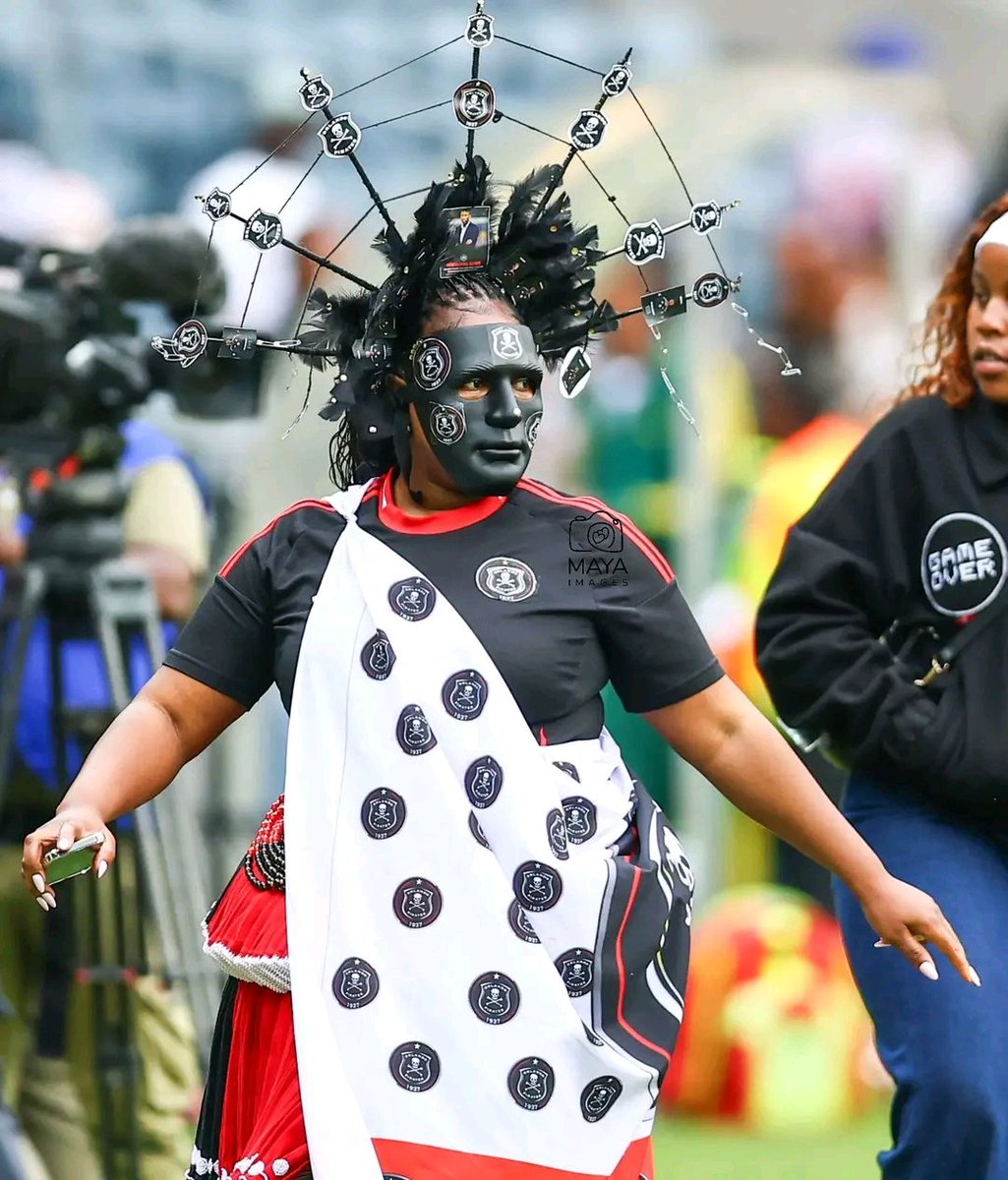 A R N O L D tweet media